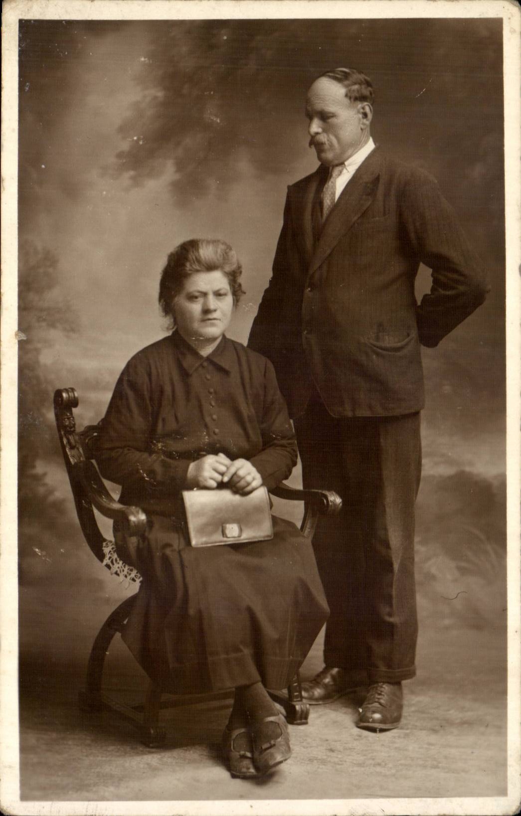 CARTE PHOTO Couple Chateau de Graize Brison (folklore costume)