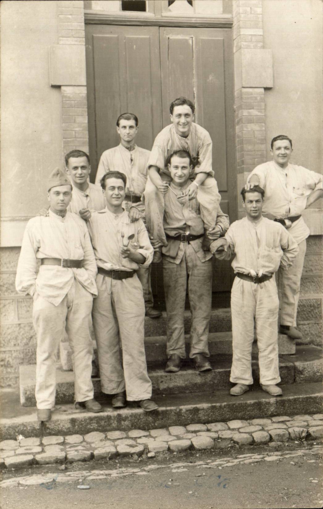 CARTE PHOTO Les copains de chambree 1938 (militaria)