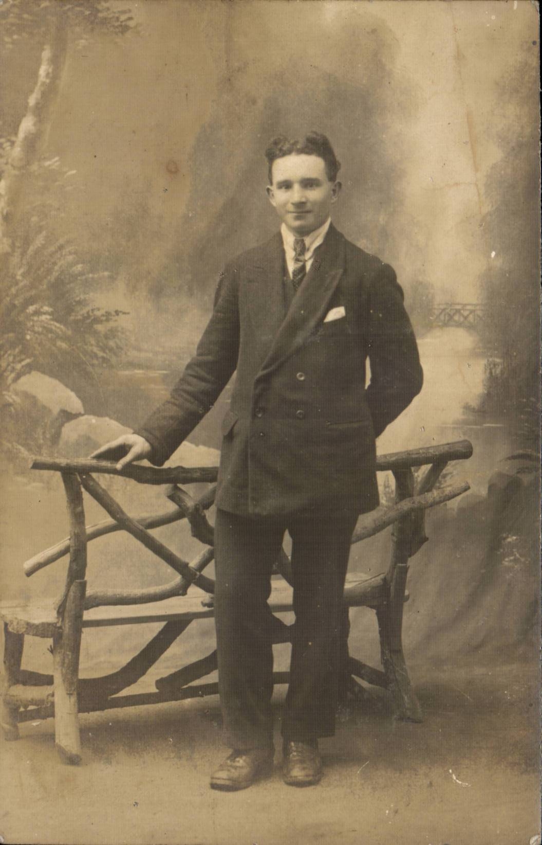CARTE PHOTO Jeune homme 