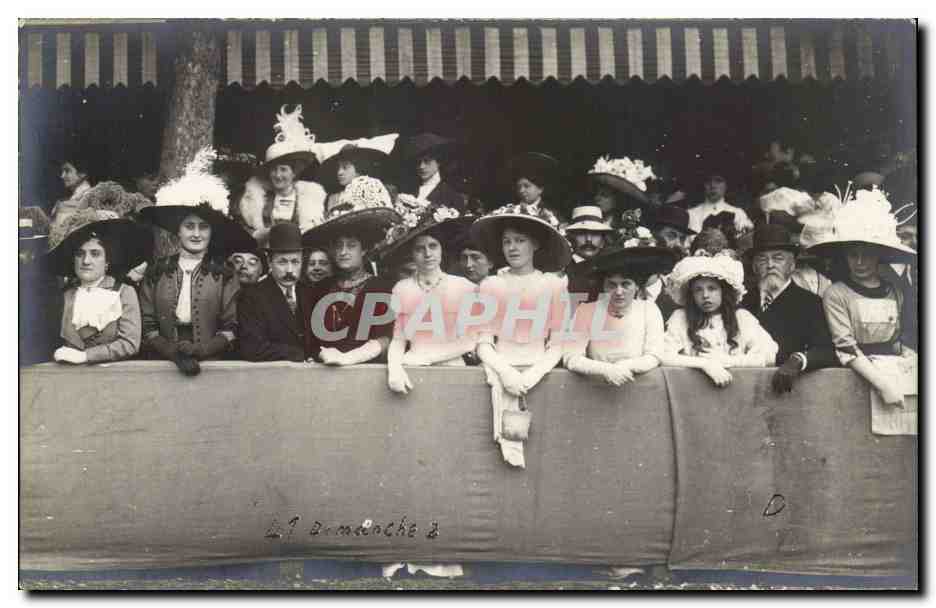 CARTE PHOTO Femmes en sortie