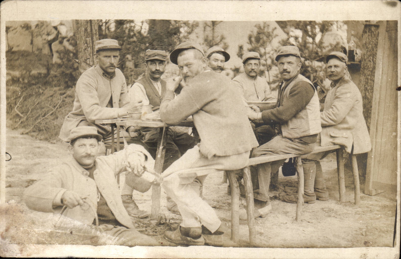 CARTE PHOTO Militaria soldats
