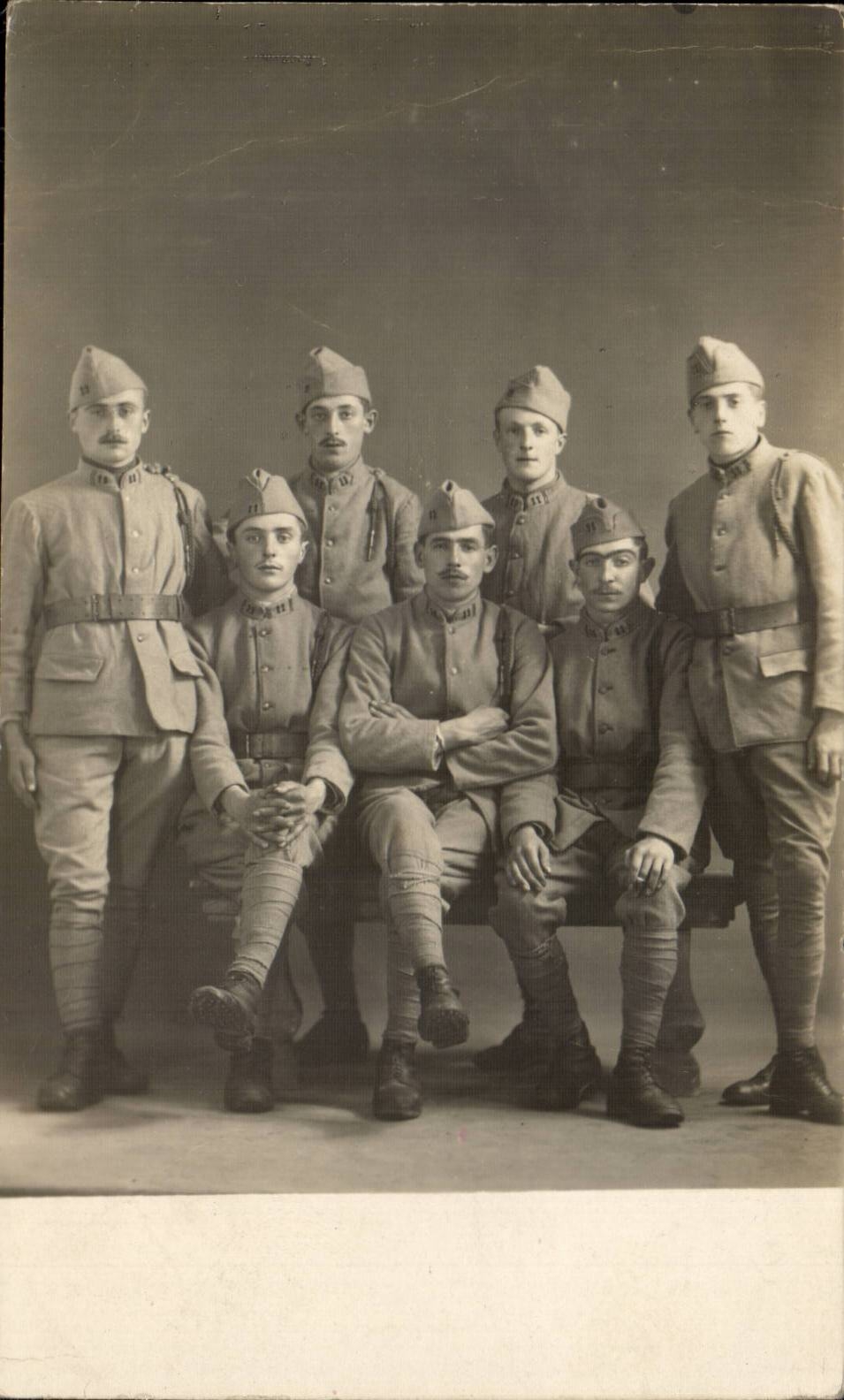 CARTE PHOTO Militaria soldats