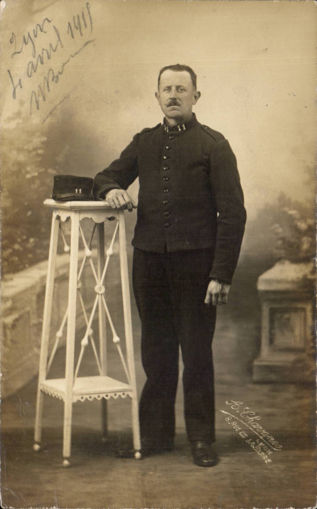 Soldato in uniforme — Lione, 1° aprile 1919 — Atelier Chanez, Lione