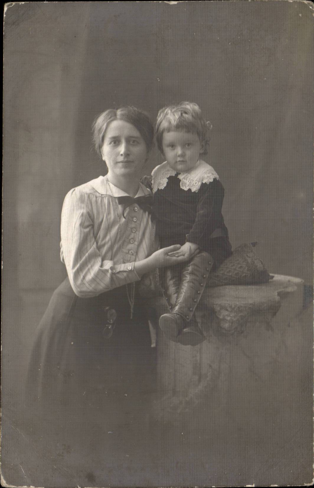 CARTE PHOTO Femme et enfant