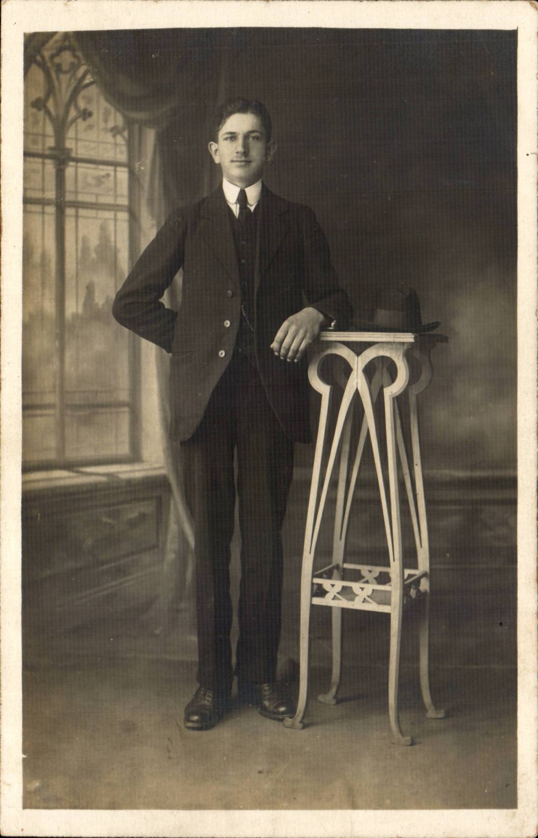CARTE PHOTO Folklore Costume Jeune homme