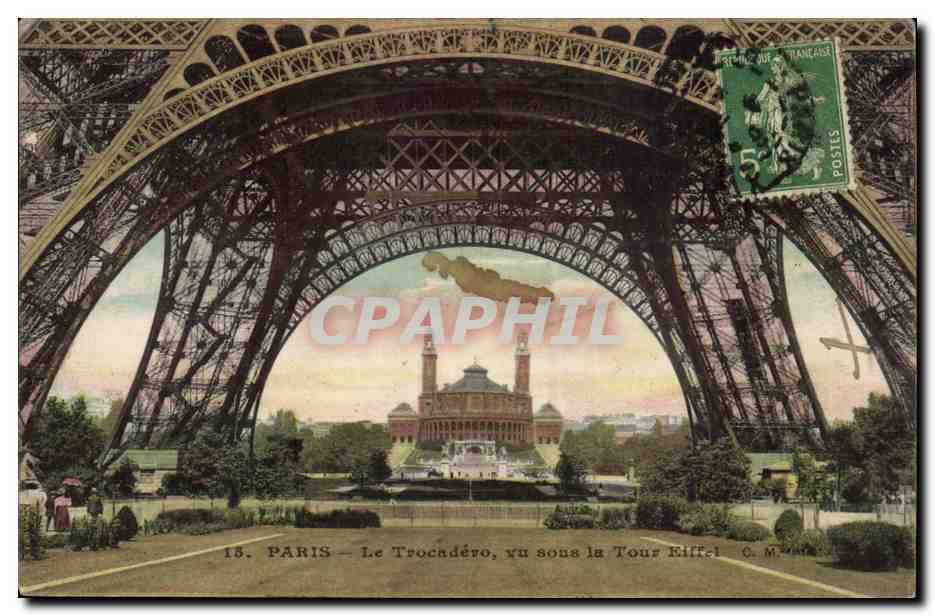 Paris - 7 - Le Trocadero vu sous le Tour Eiffel - CPA 