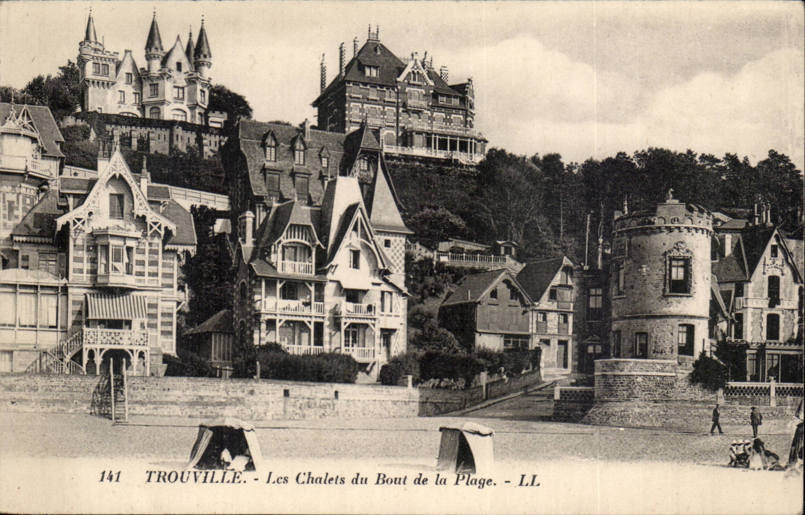 Trouville - Les Chatlets du Bout de la Plage - CPA 