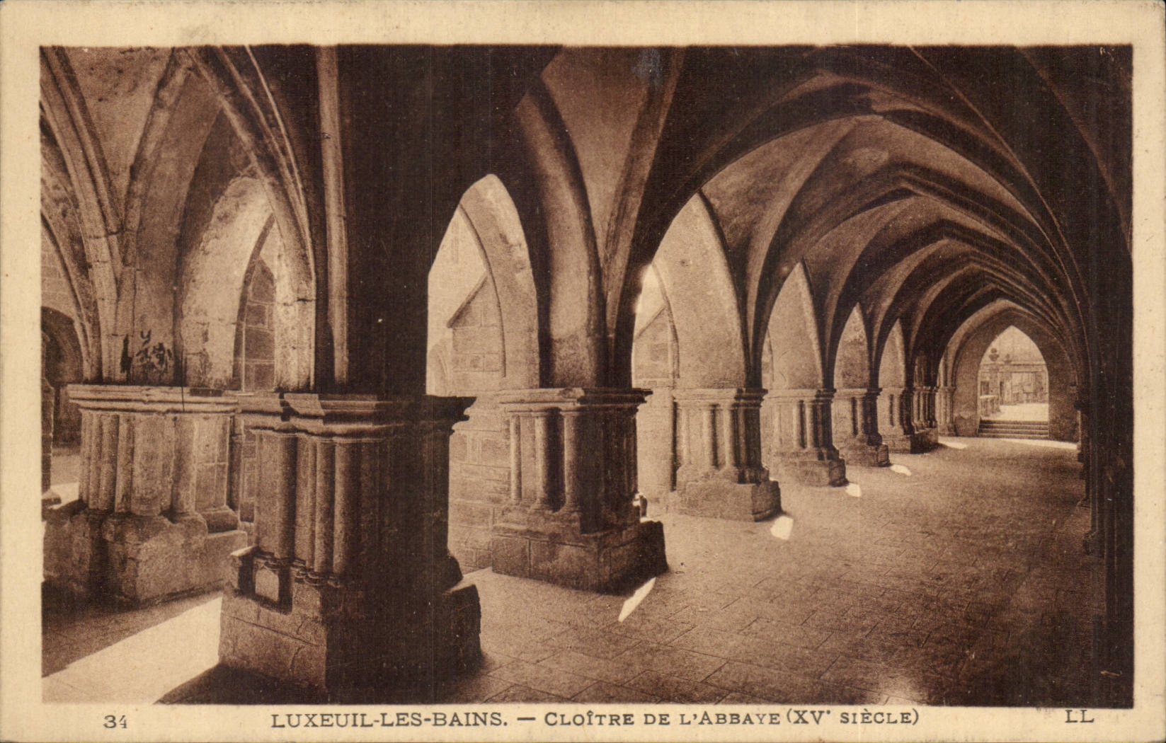 Luxeuil Les Bains - Cloitre de L'Abbaye - CPA 
