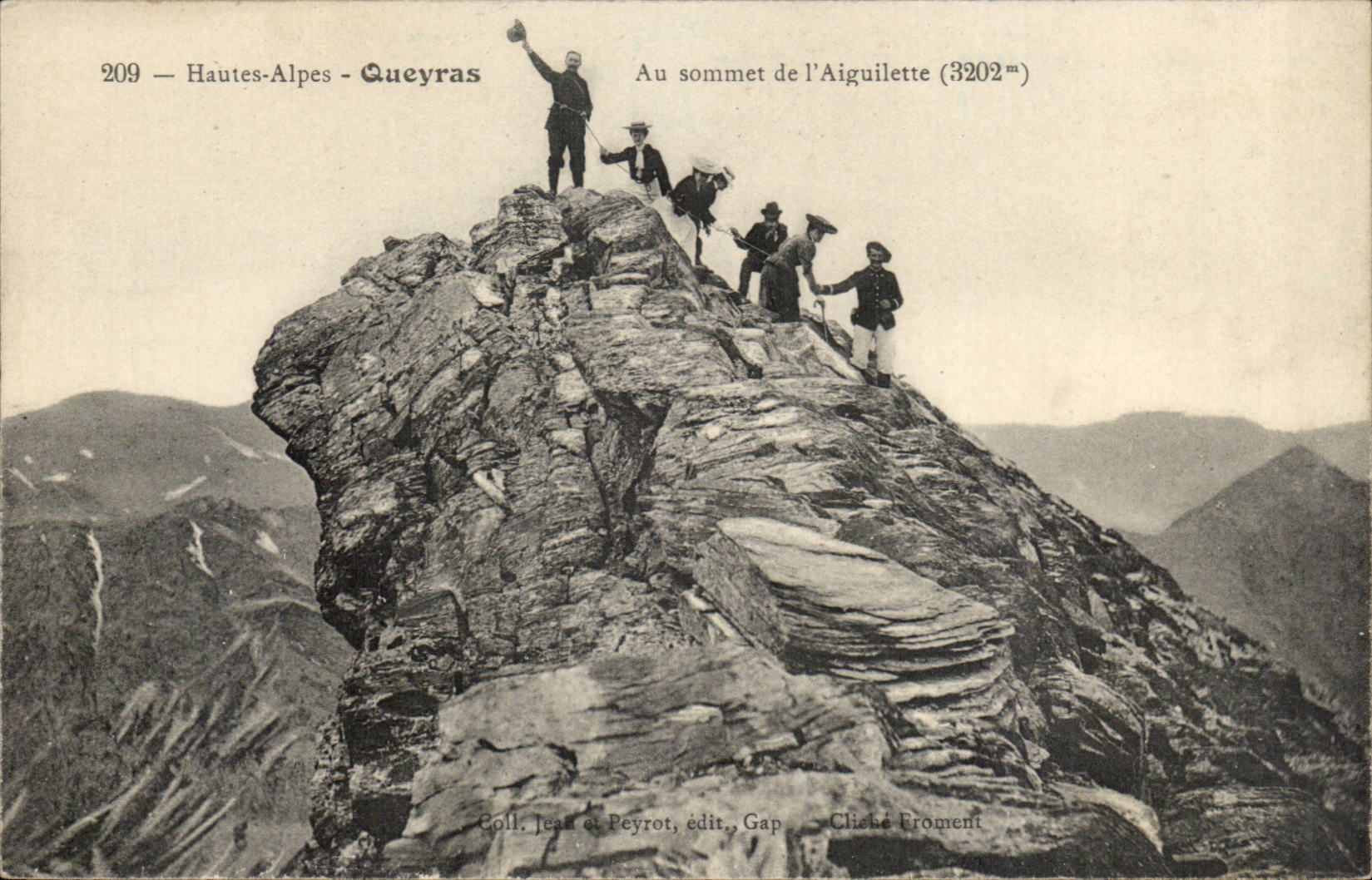 Les Alpes - Queyras - Au Sommet de l'Aiguilette - CPA 