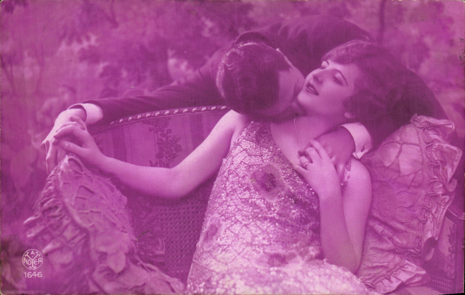 Couple enlacé — scène intime — éditeur A. NOIER, n° 1646