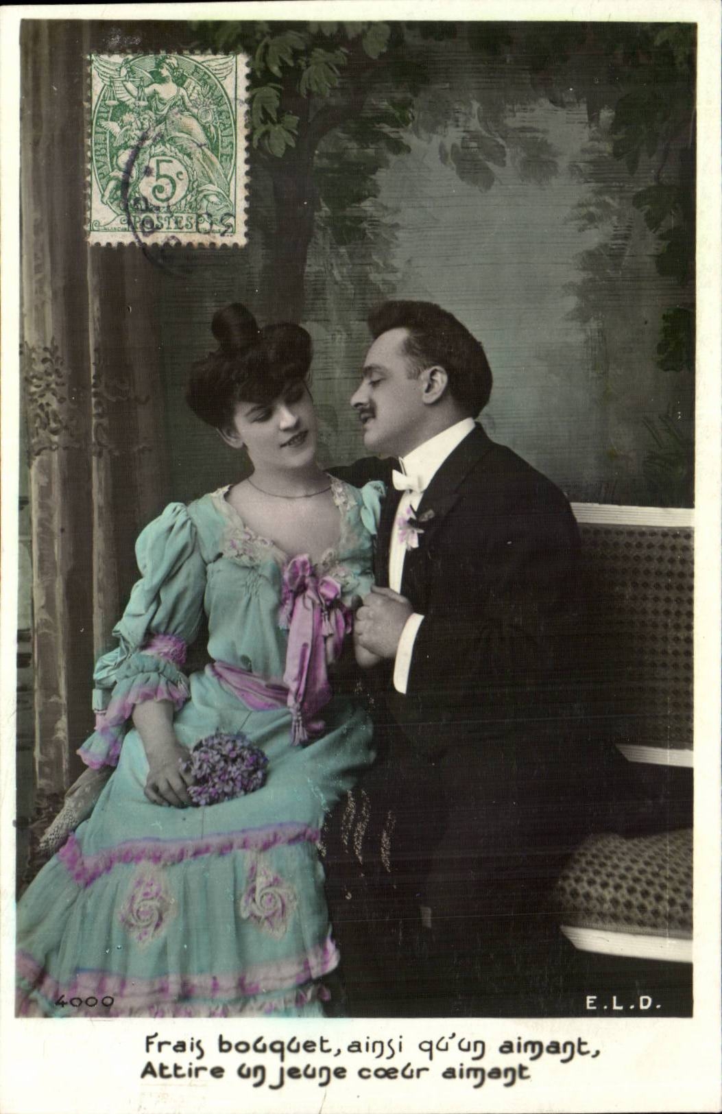 Fantaisie - Couple - Les fleurs d'amour jamais fansees embaumeront nos destinees - CPA 