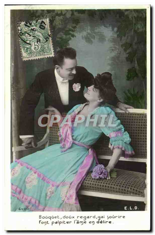 Fantaisie - Couple - Bouquet doux regard gai sourire font palpiter l'ame en delire - CPA 