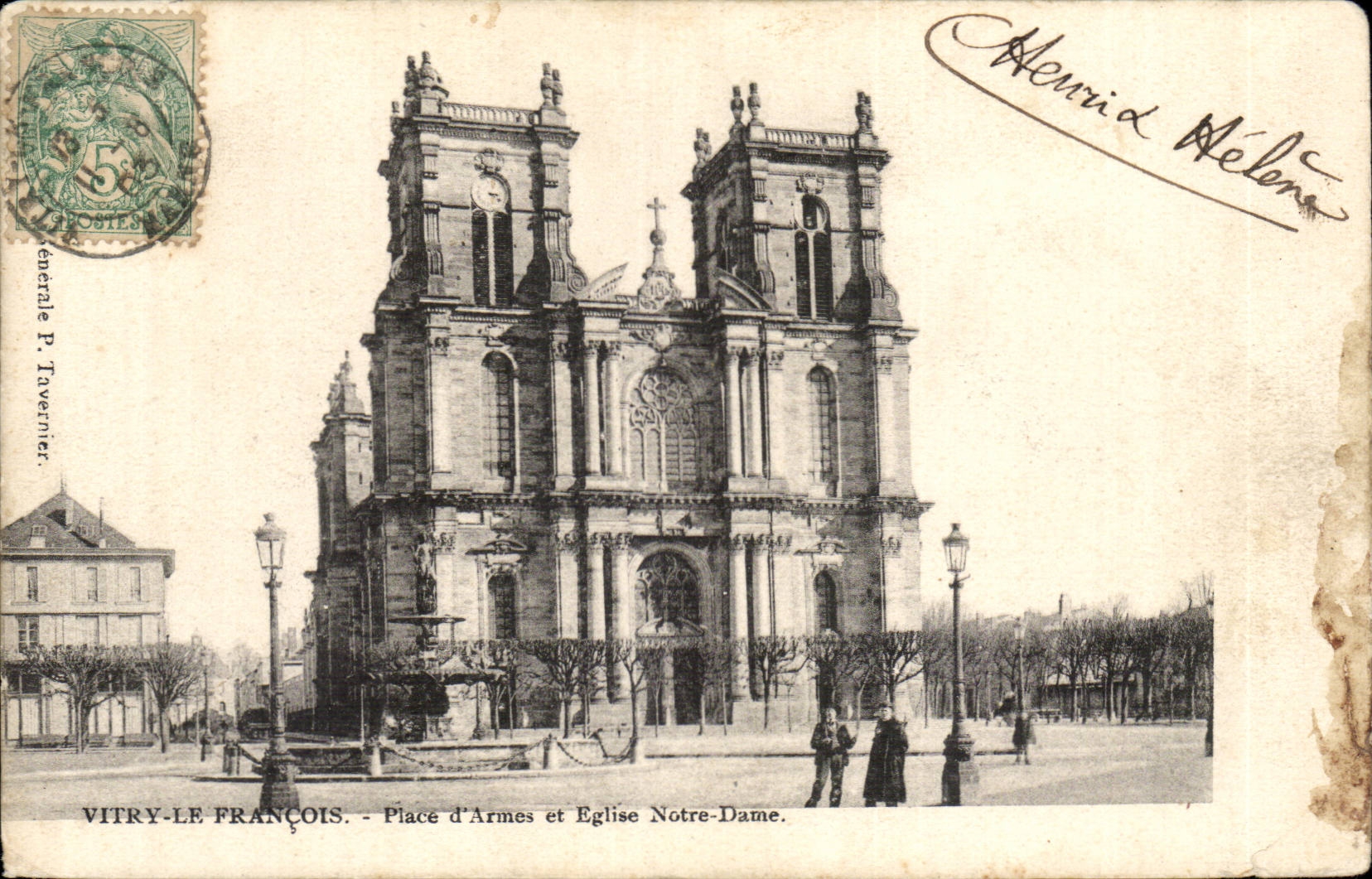 Vitry le Francois CPA Place d'armes et eglise Notre DAme