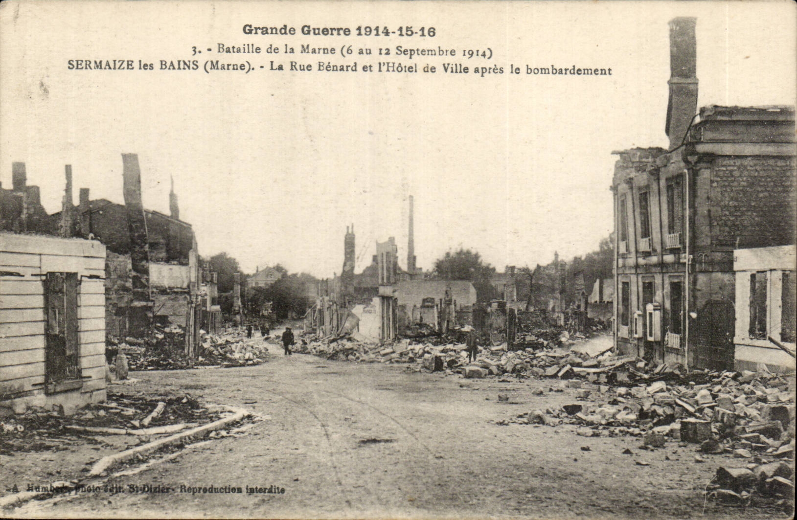 Sermaize les Bains CPA Ruines La rue Benard et l'hotel de ville apres le bombardement