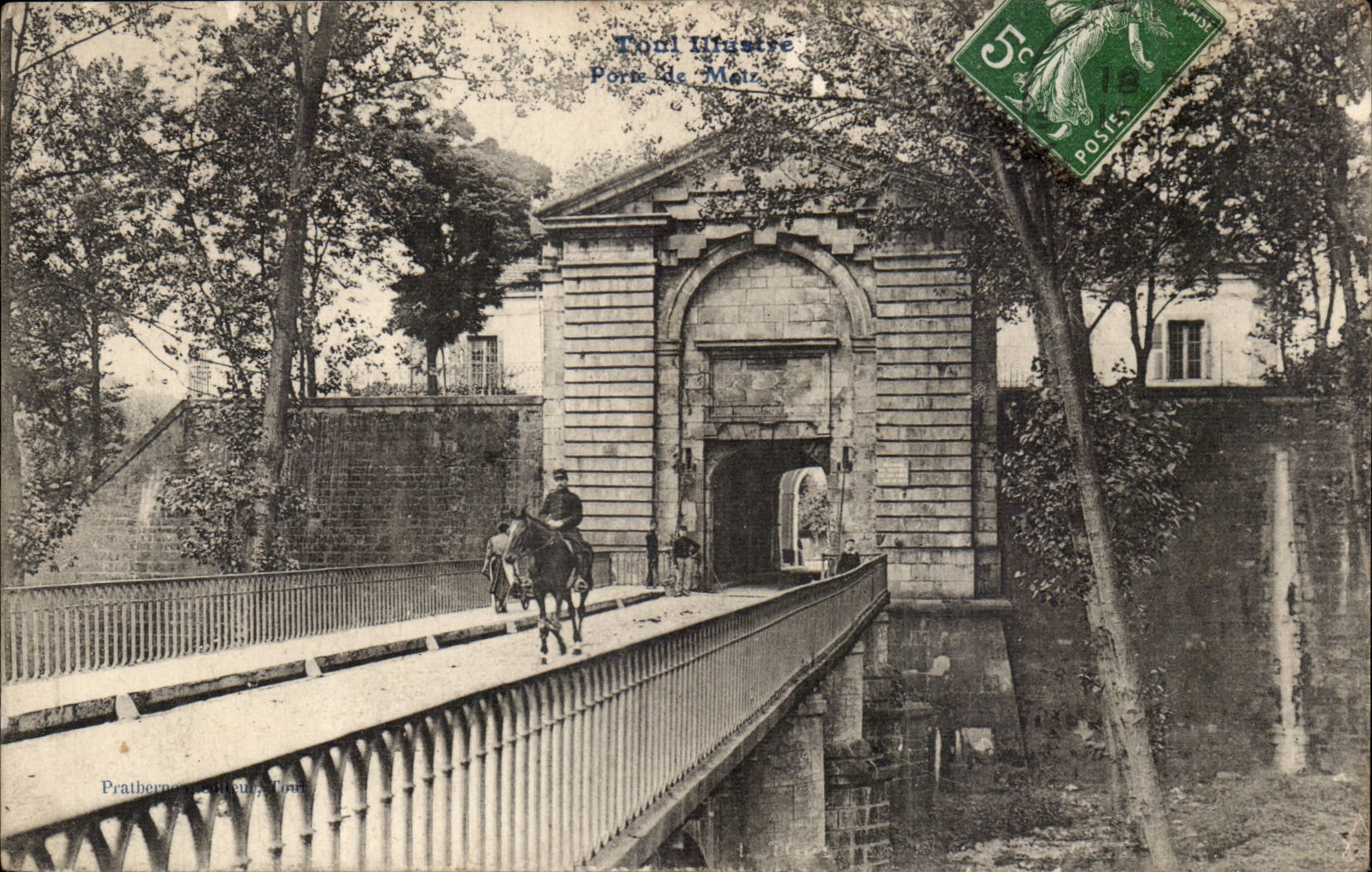 Porte de Meaux — entrée monumentale avec passage à cheval — éditeur Pratherne, n° de série non visible