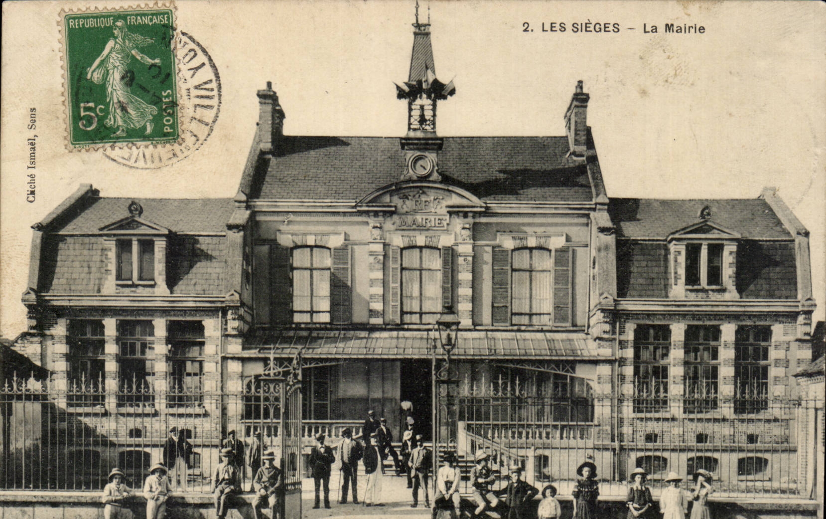 Les Sièges — De gemeente — Cliché Ismaël, Sens