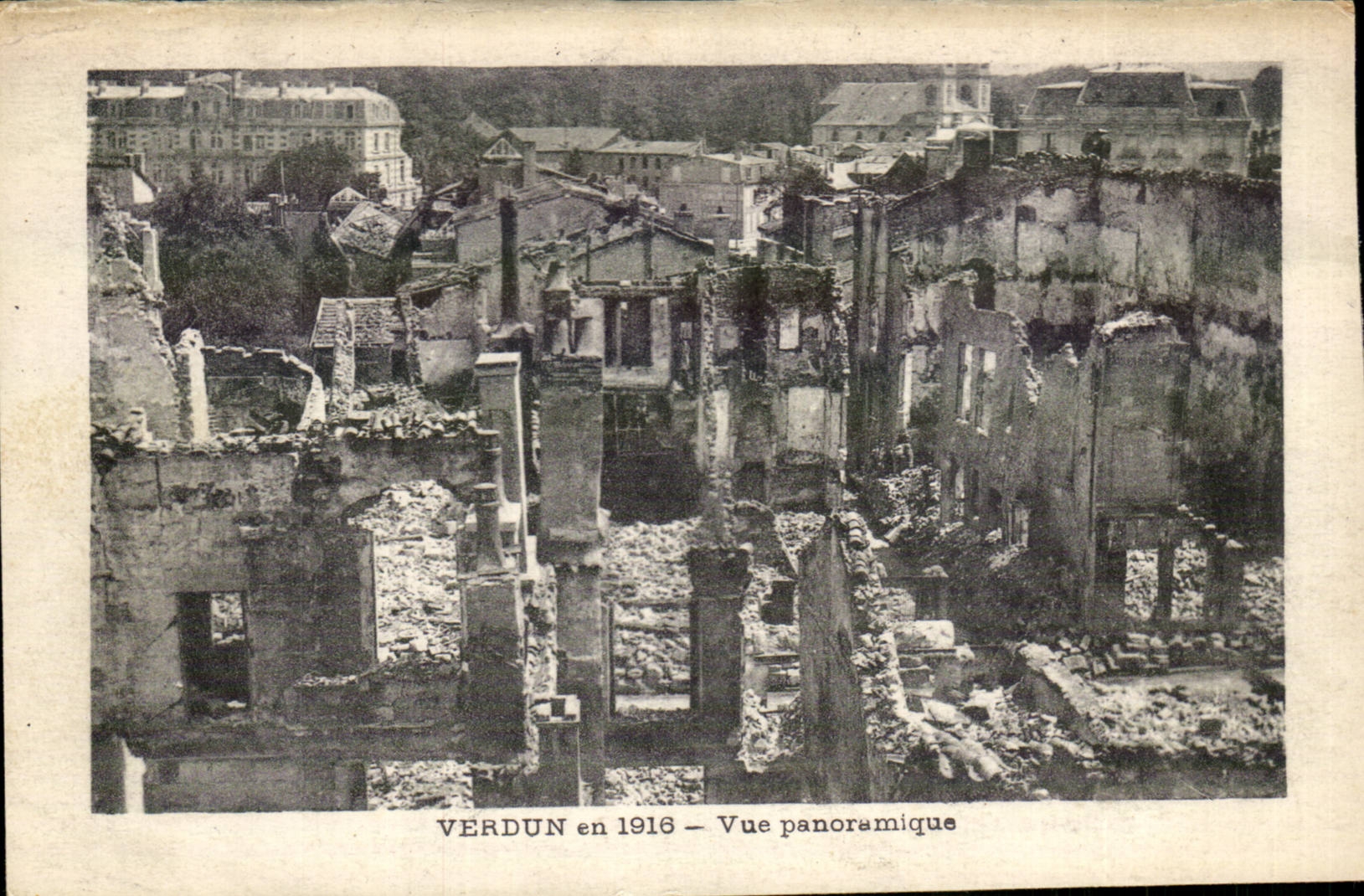 Verdun - en 1918 - Vue Panoramique - CPA 
