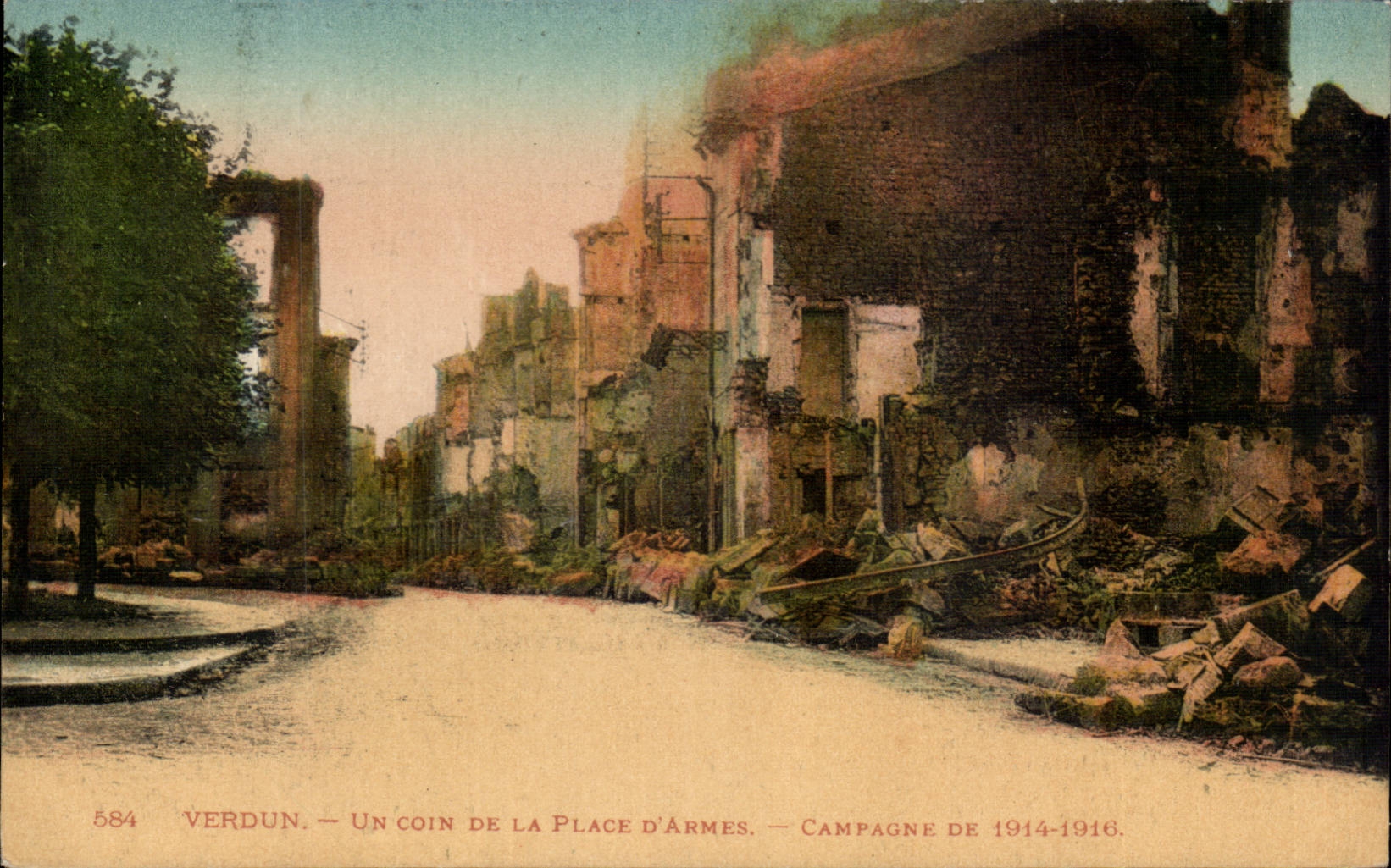 Verdun — Un coin de la Place d'Armes — Campagne de 1914-1916.