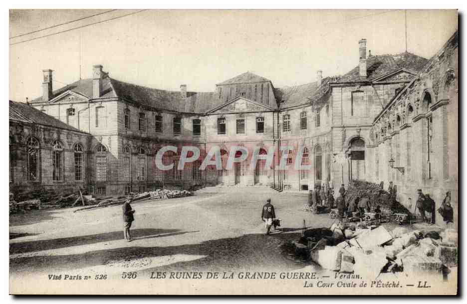 Les Ruines de la Grande Guerre — Verdun. La Cour Ovale de l'Évêché — Visud Paris n° 526
