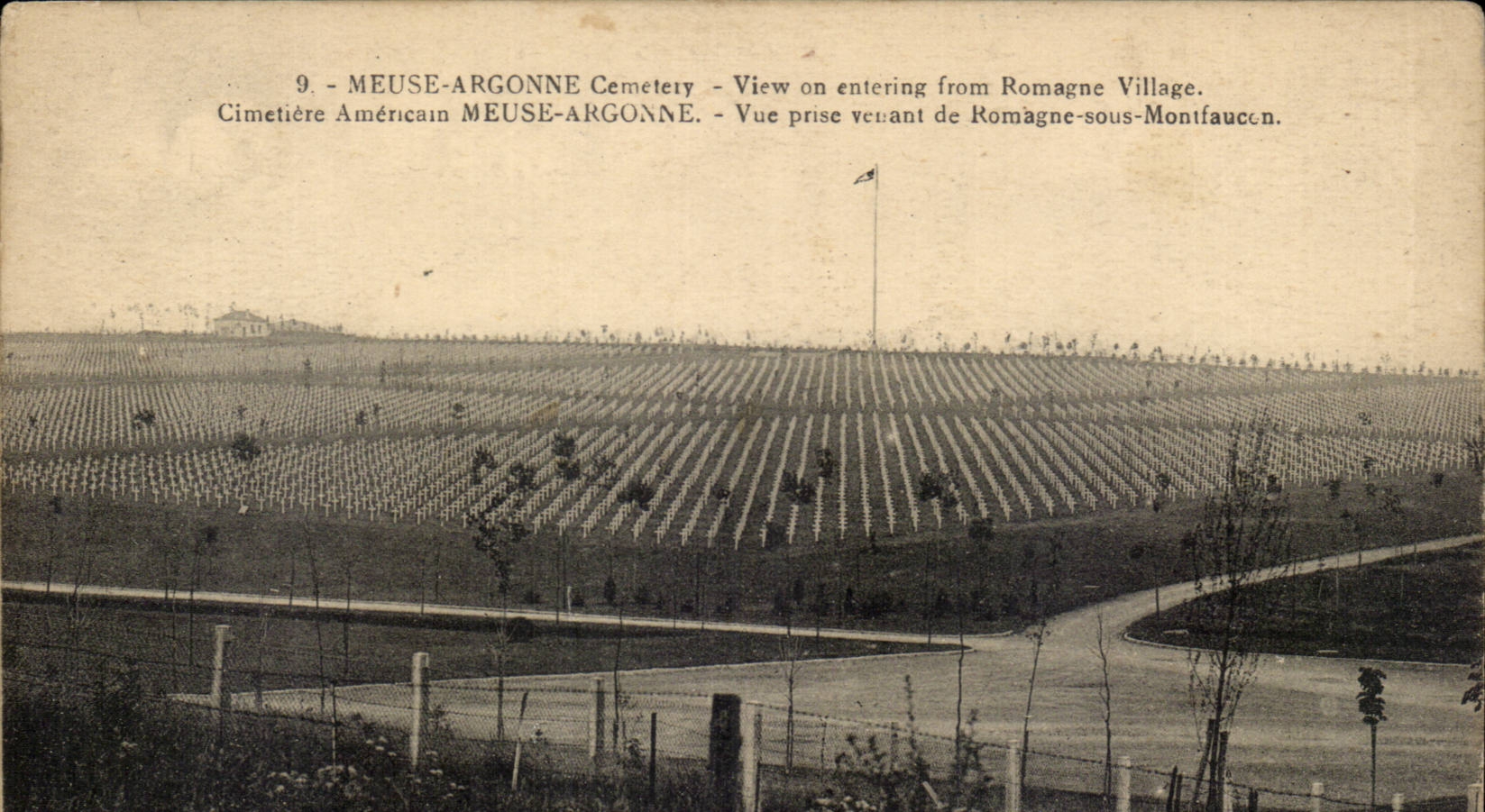 Cimetière Américain de Meuse-Argonne — Vue prise venant de Romagne-sous-Montfaucon