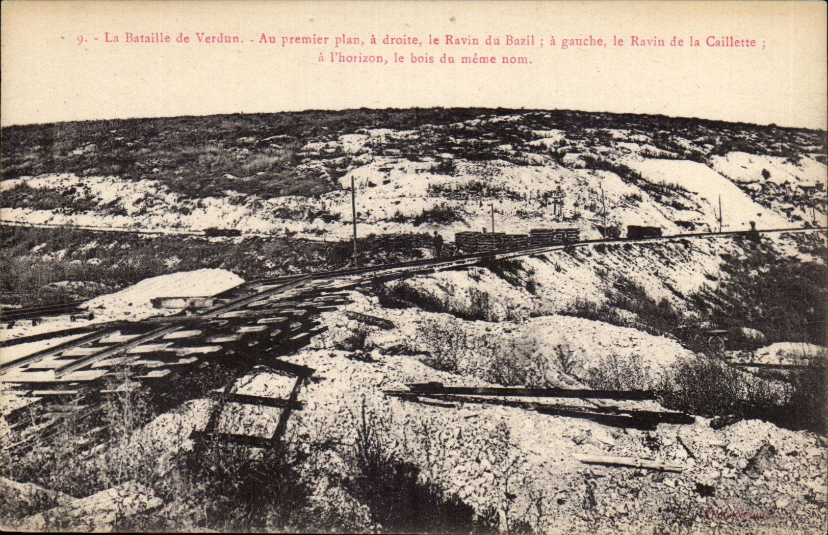 La Bataille de Verdun - Au premier plan a droite le Ravin du Bazil - CPA 