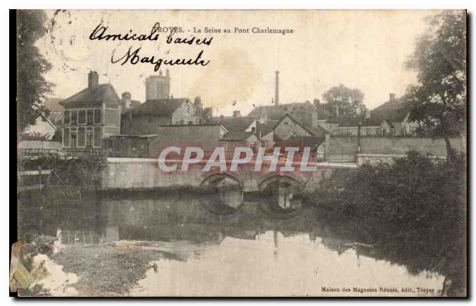 Troyes CPA La Seine au pont Charlemagne