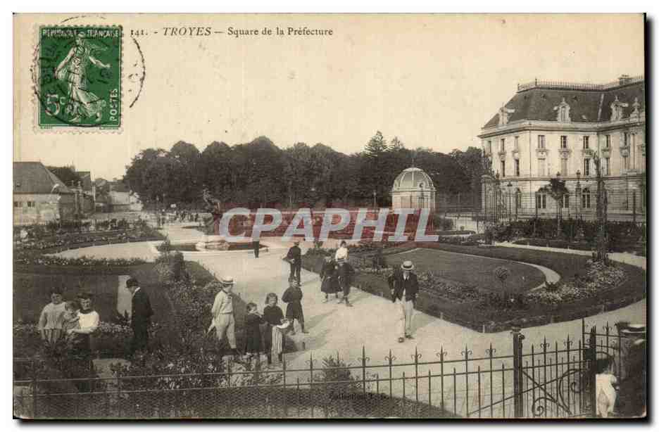 Troyes — Square de la Préfecture — éditeur CPAPHIL, n° 141