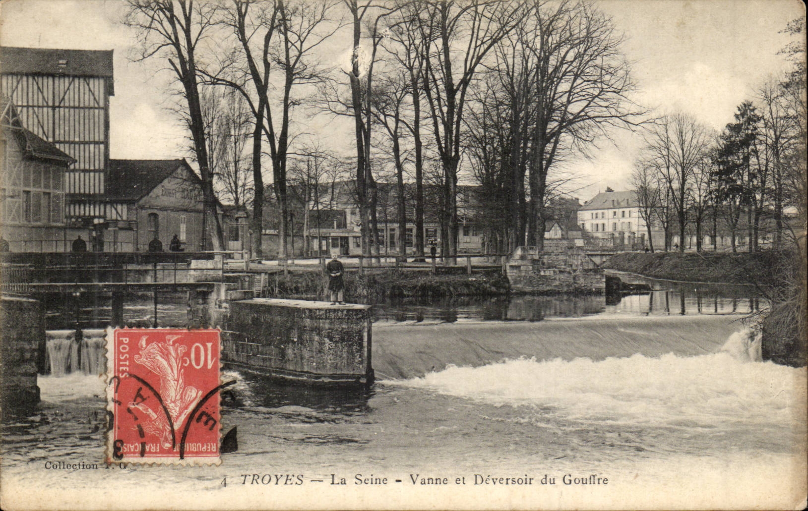 TRoyes CPA La Seine Vanne et deversoir du gouffre