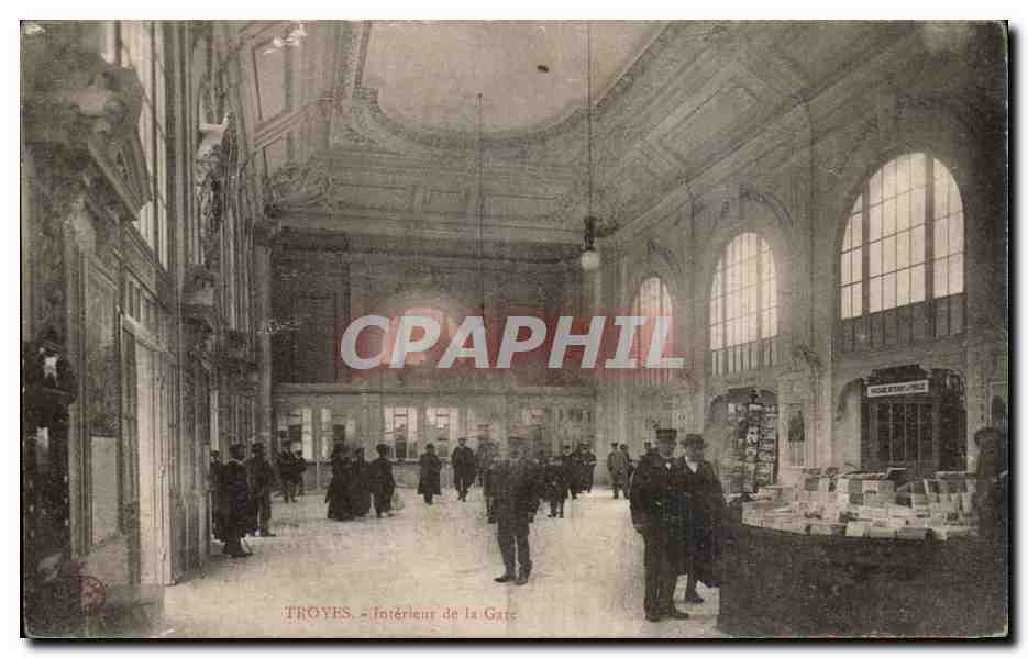 TRoyes CPA Interieur de la gare