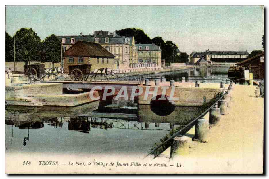 TRoyes CPA Le pont le college de jeunes filles et le bassin