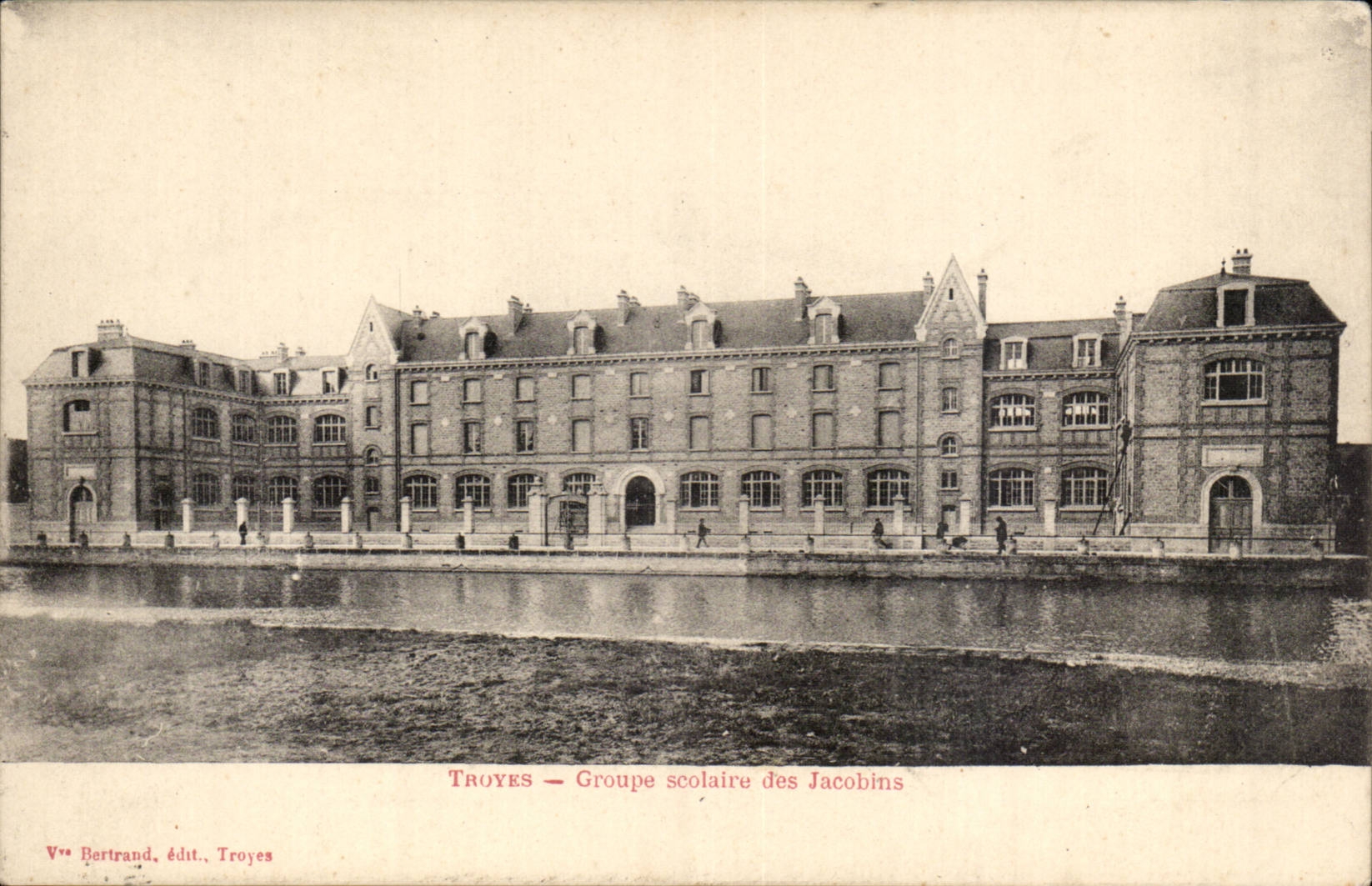 Troyes — Groupe scolaire des Jacobins — Bertrand, éditeur Troyes