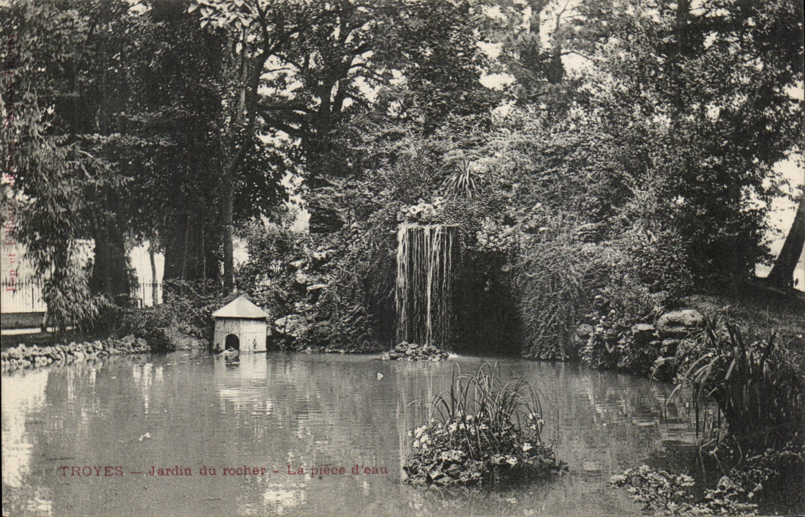 Troyes — Jardin du rocher — La pièce d'eau