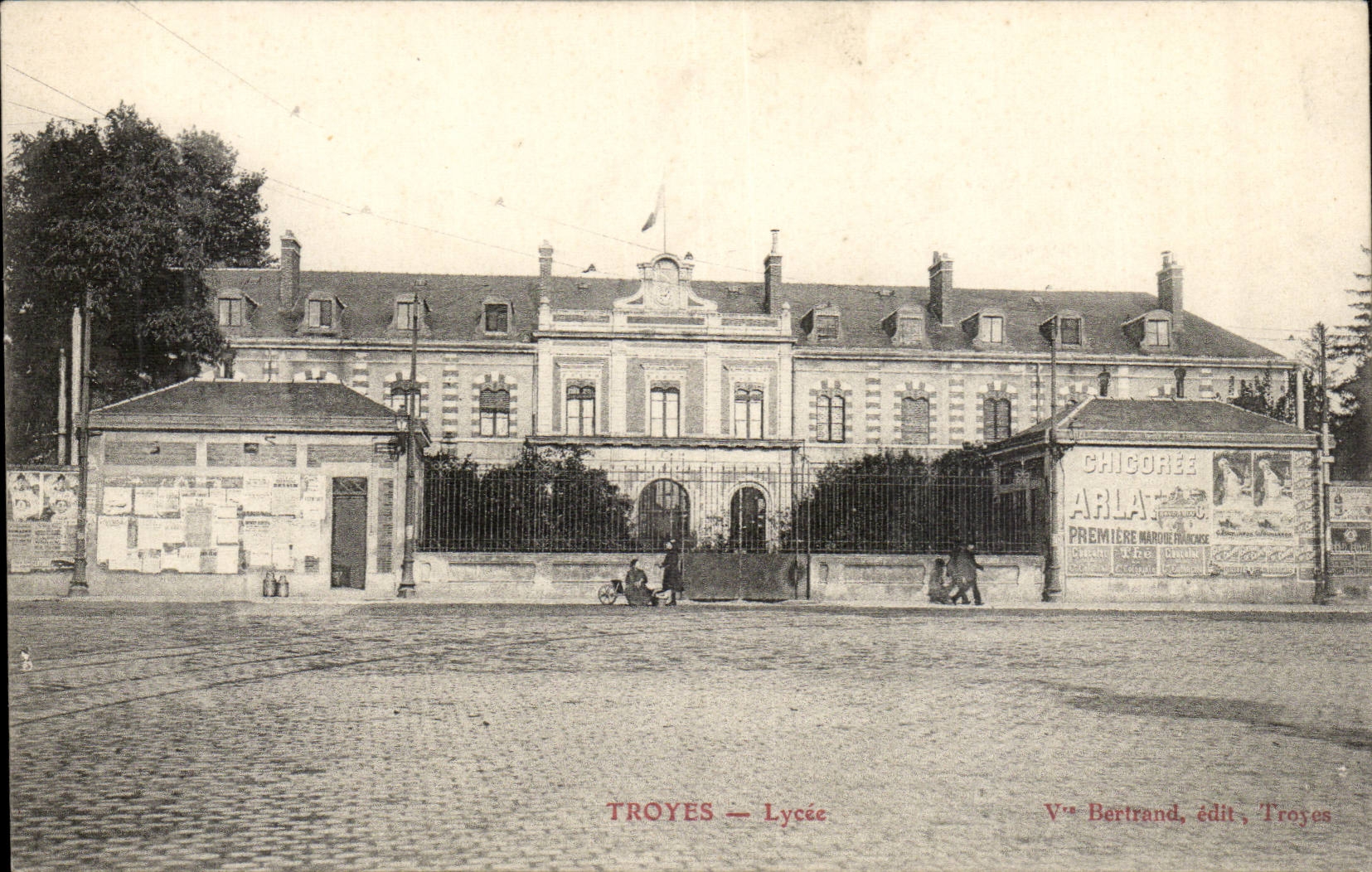 Troyes — Lycée — V° Bertrand, édit, Troyes