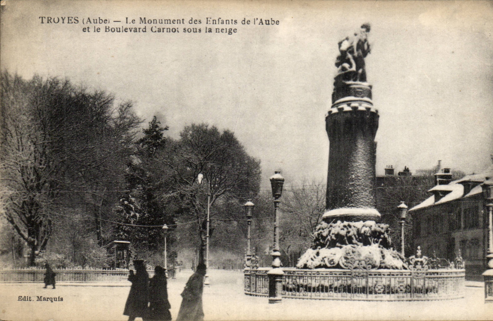 Troyes (Aube) — Der Denkmal der Kinder der Aube und der Boulevard Carnot unter Schnee — Edit. Marquis