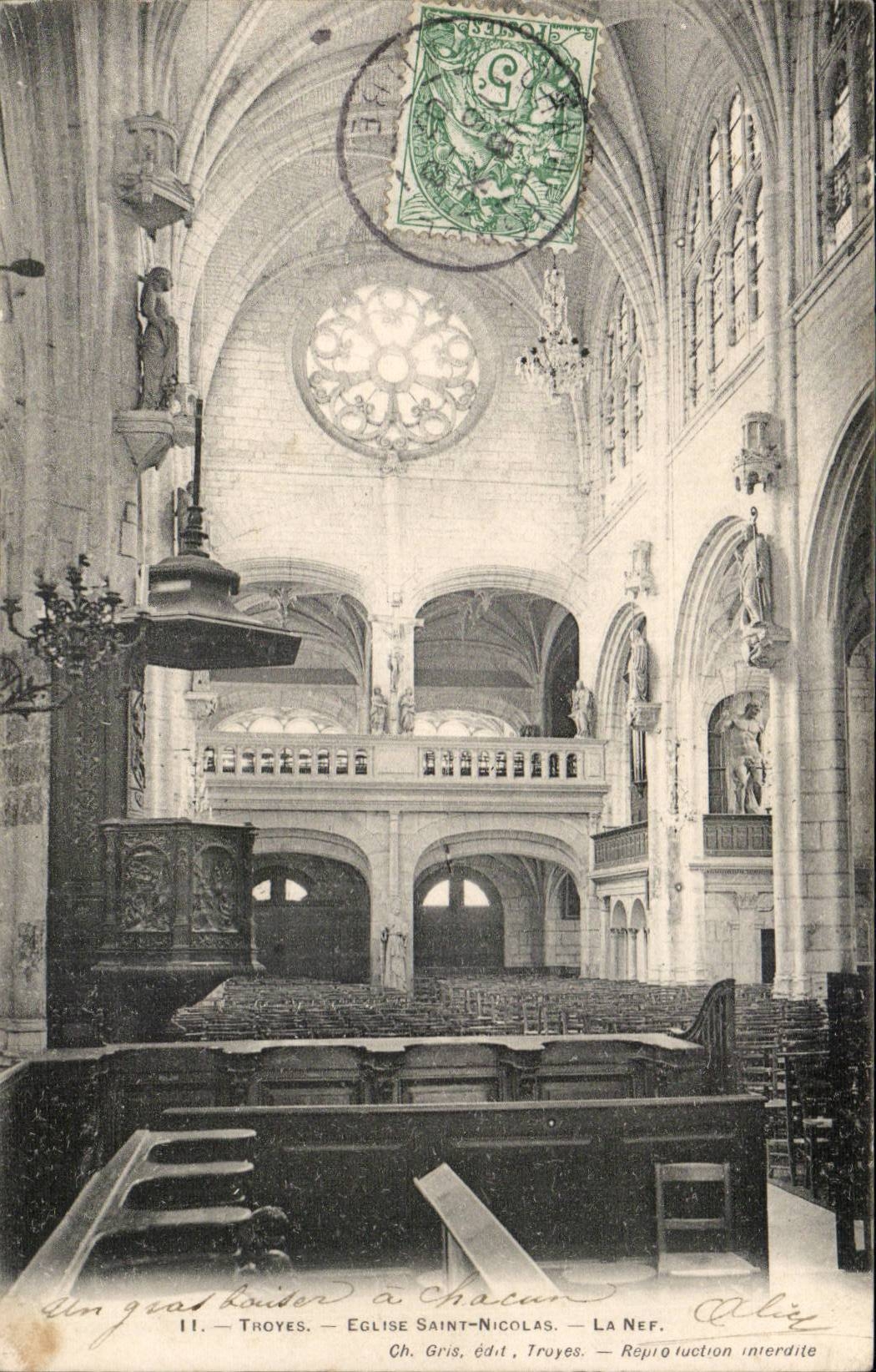 TRoyes CPA Eglise Saint Nicolas la nef