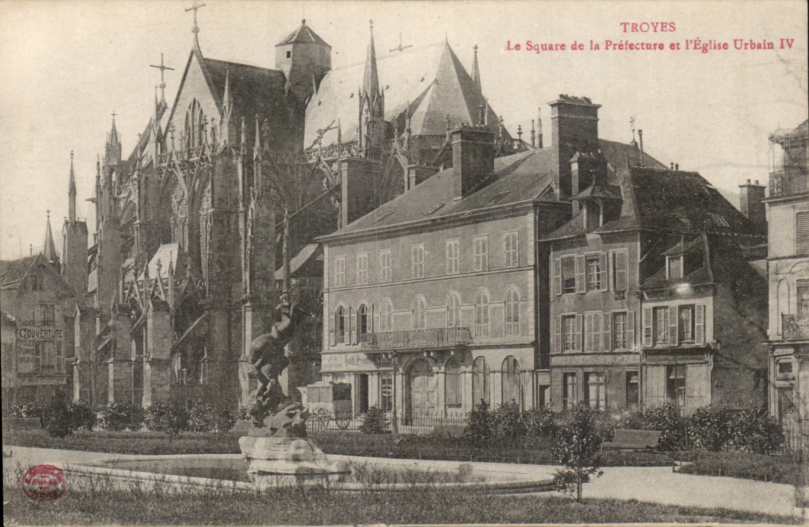 TRoyes CPA Square de la prefecture Eglise St Urbain