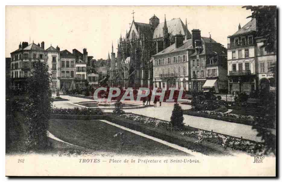 TRoyes CPA Square de la prefecture Eglise St Urbain