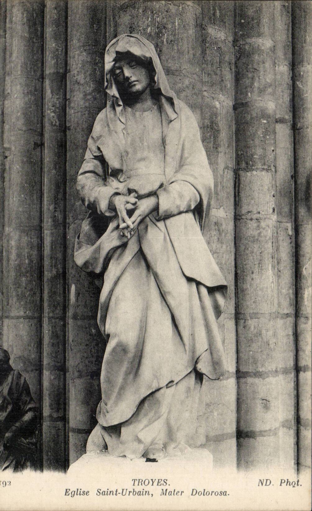 Troyes — Statue de la Vierge Dolores à l'église Saint-Urbain — ND. Phot.