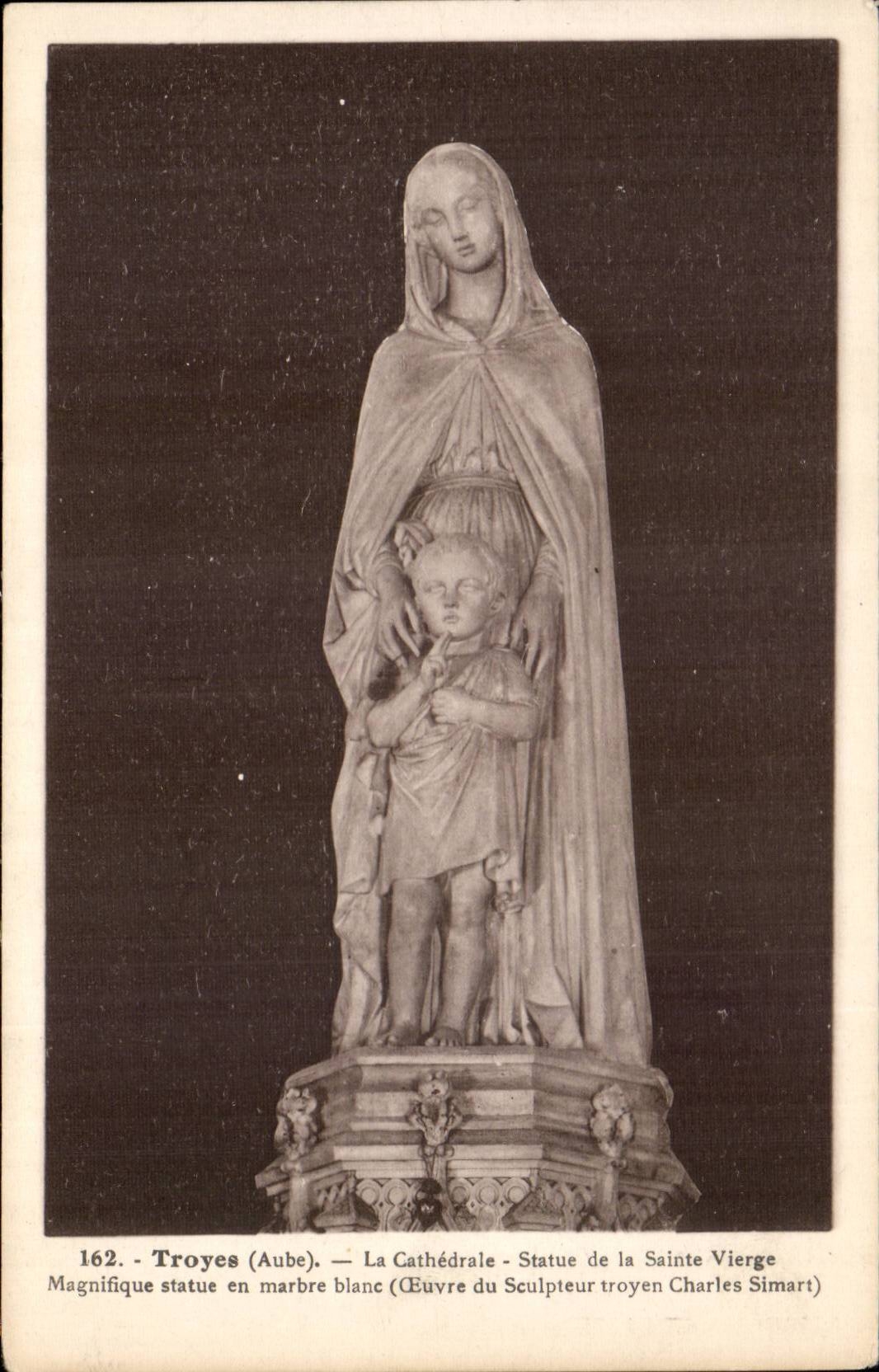 TRoyes CPA La cathedrale statue de la sainte vierge (Charles Simart)