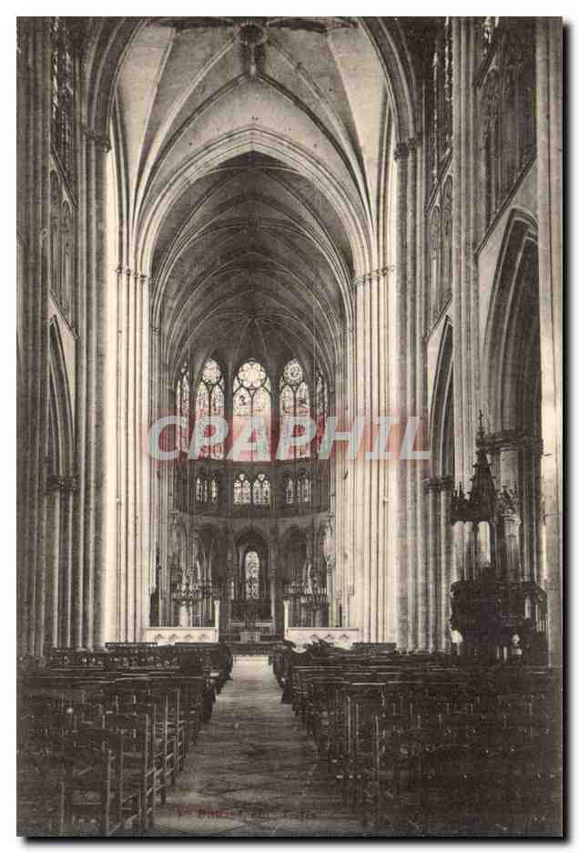 Intérieur de la cathédrale — vue d'ensemble — éditeur non identifié