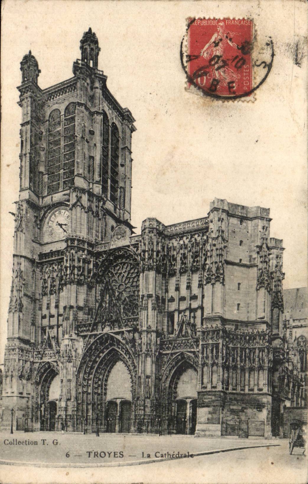 TRoyes CPA La cathedrale La vierge et l'enfant