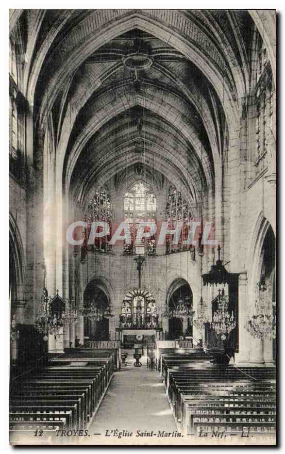 Troyes CPA Eglise Saint Martin es Vignes la nef