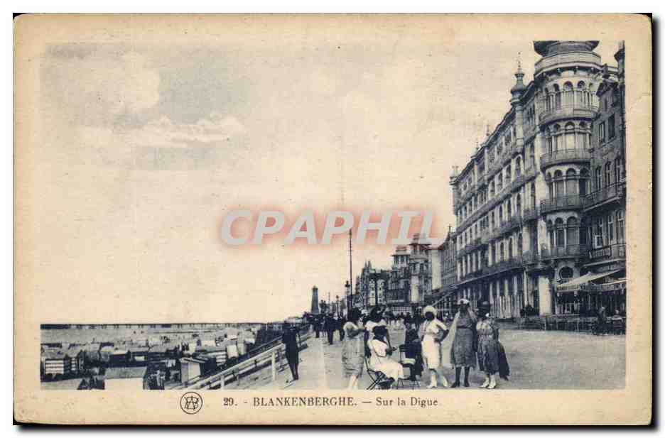 Belgie Belgique CPA Blankenberghe Sur la digue