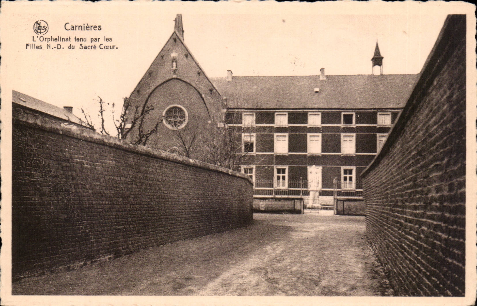 Belgie Belgique Carnieres CPA L'oprhelinat par les filles ND du Sacre Coeur
