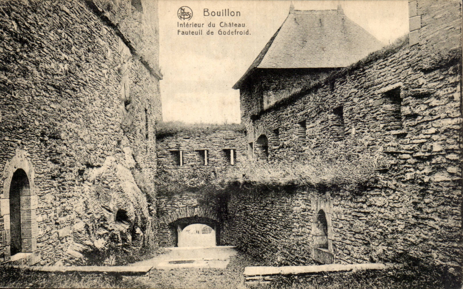 Bouillon — Intérieur du Château. Fauteuil de Godefroid.