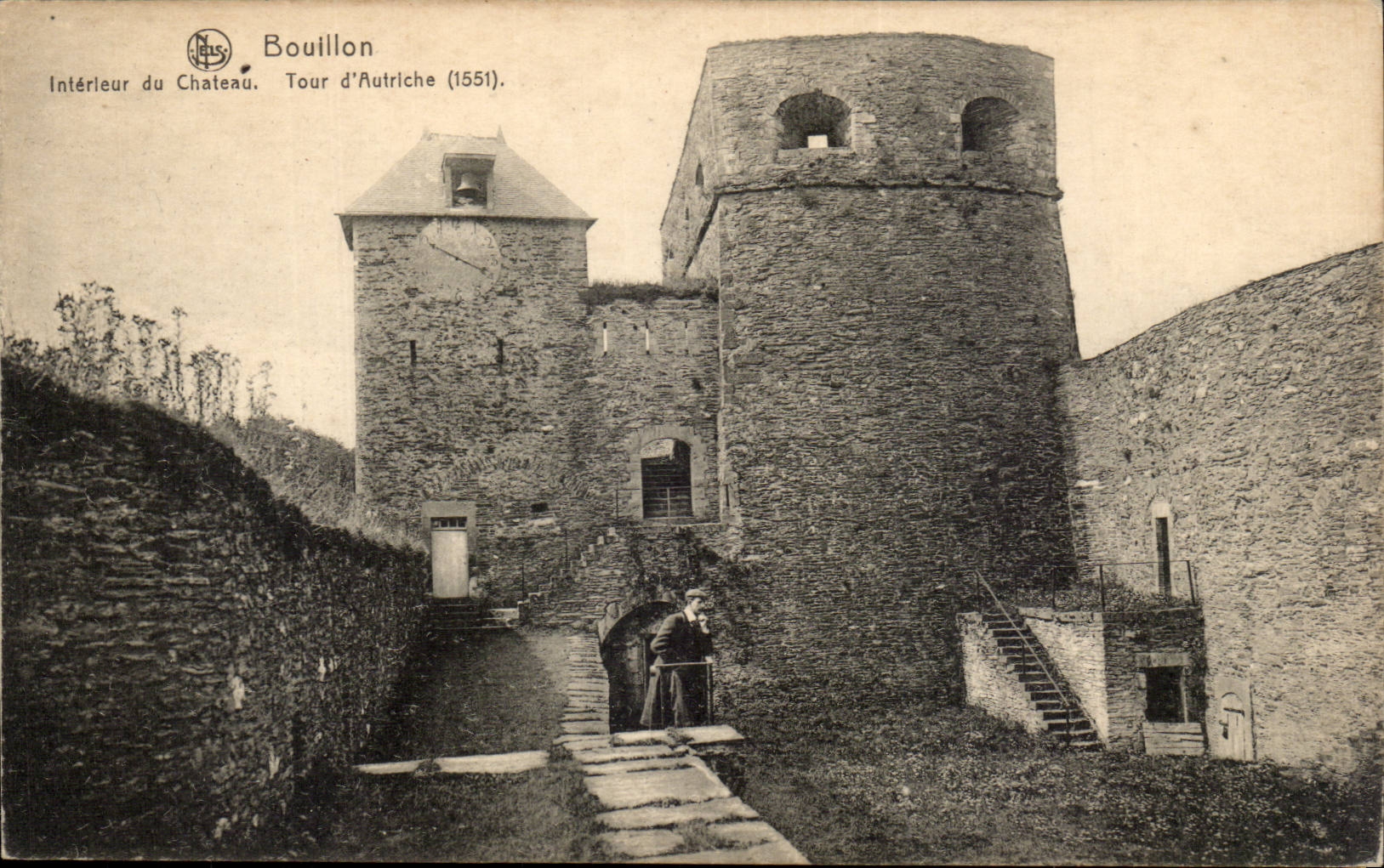 Bouillon — Intérieur du Château. Tour d'Autriche (1551). — N. Leus