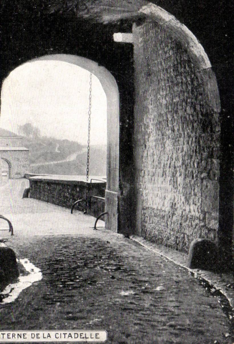 CPA Belgique Namur Poterne de la citadelle