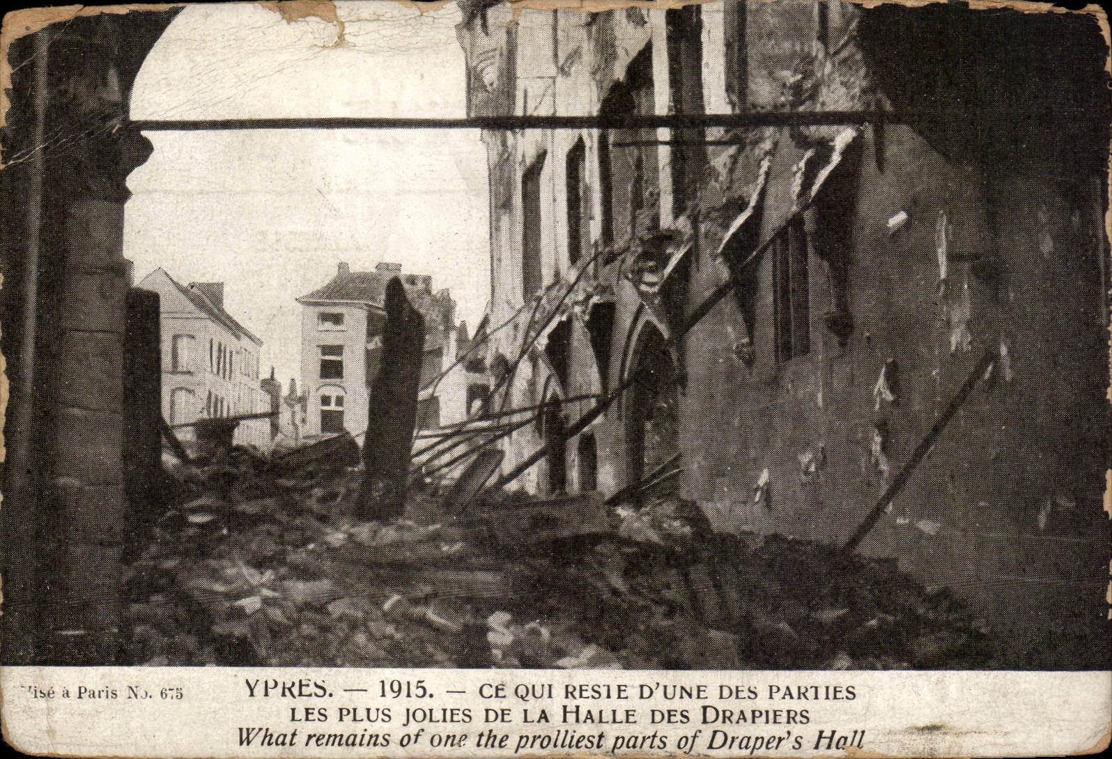 CPA Belgique Ypres Halle des drapiers
