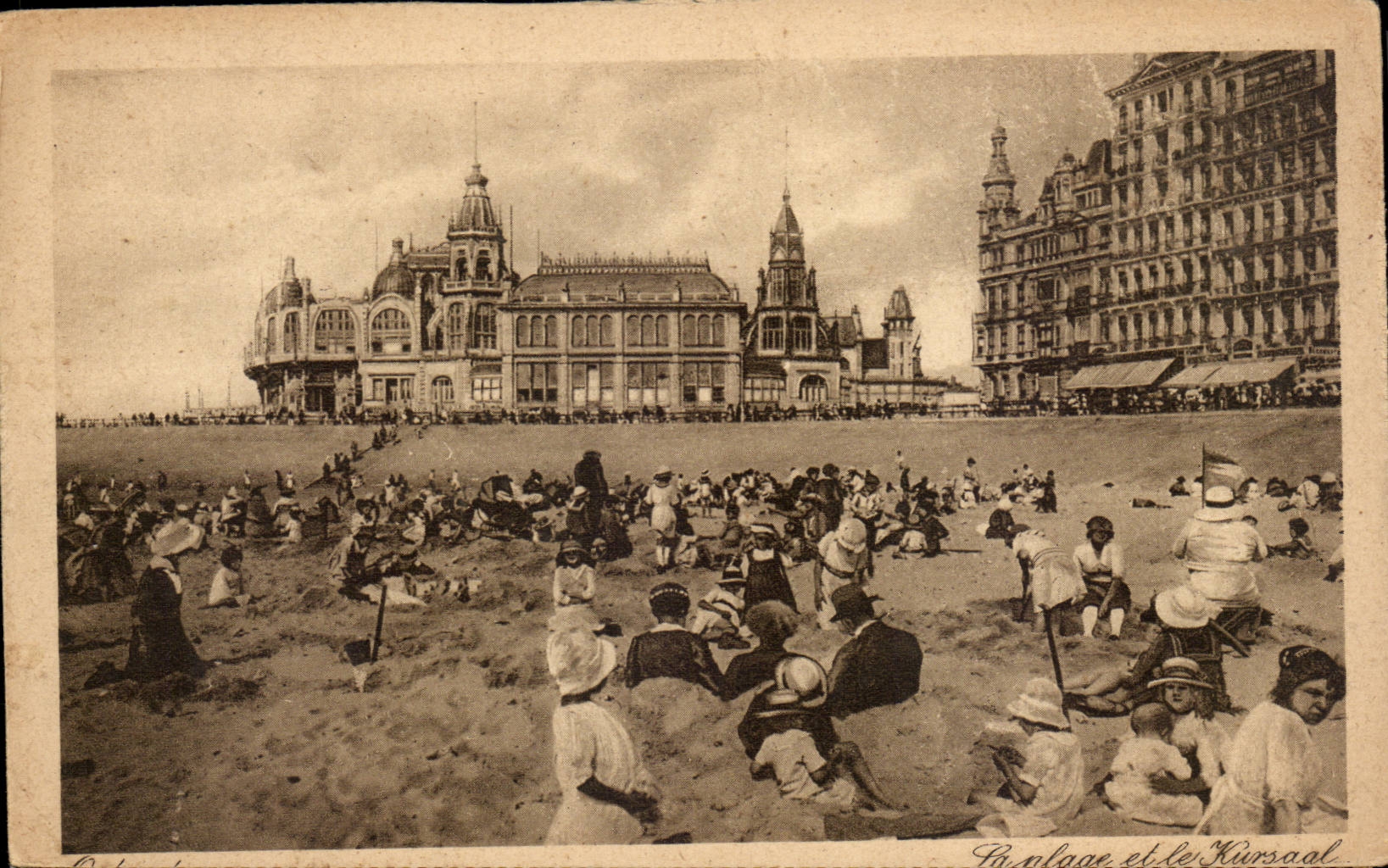 CPA Belgique Ostende La plage et le Kursaal