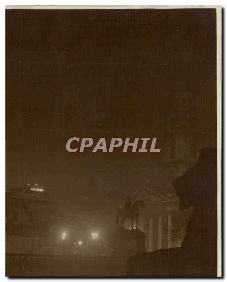 Grande Bretagne Great BRitain CPA Judges London Trafalgar square at night (lion)